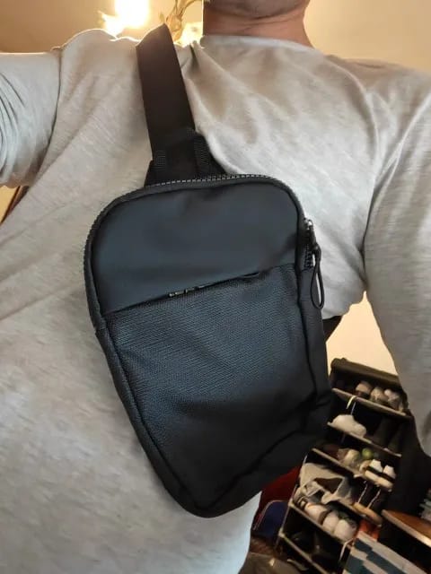 Customer photo review of Varyqon™ – Kompakte Crossbody Bag für Alltag und Reise