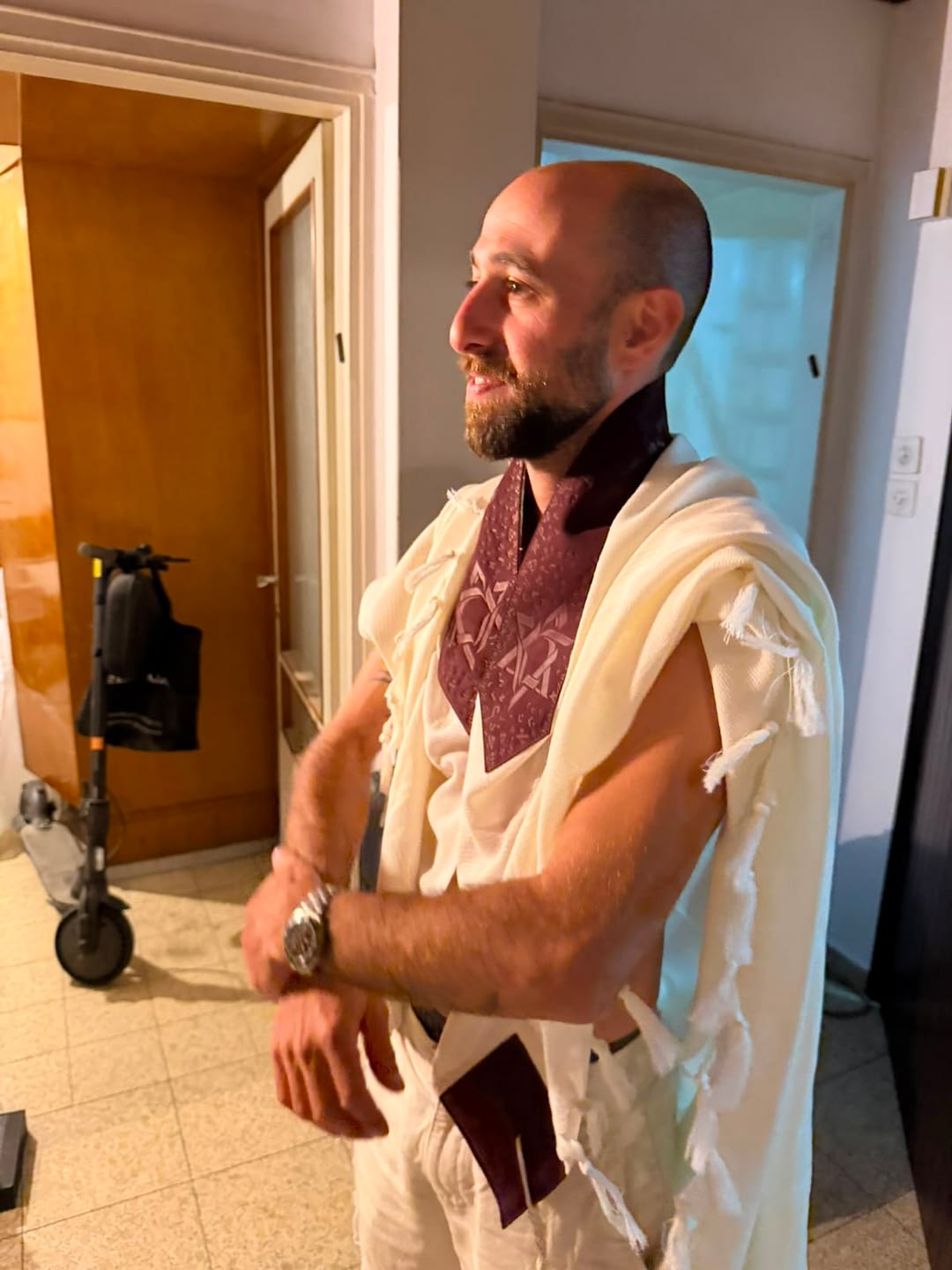 Customer photo review of Wool Tallit & Leather Atara Set – White & Burgundy