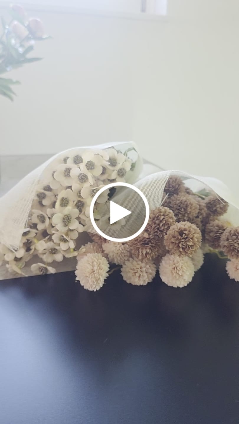 Customer video review of Wax Arrangement - Crème mix