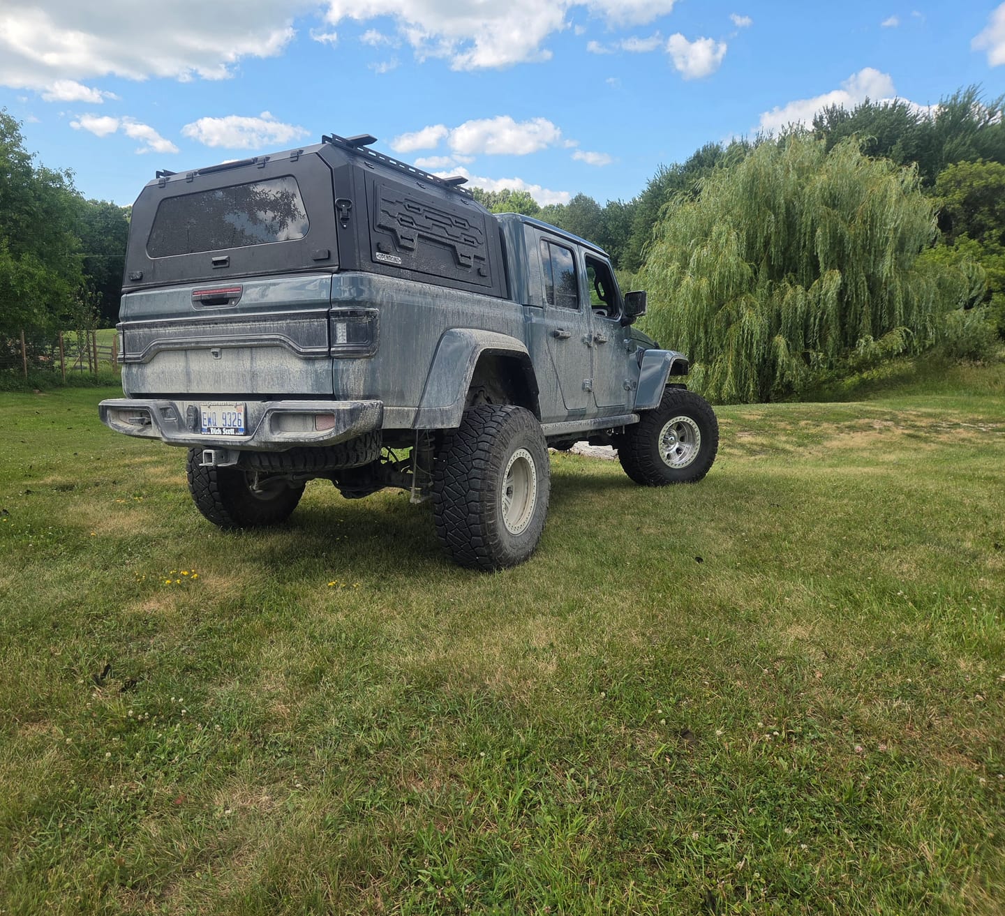 Customer photo review of OPENROAD Aluminum Truck Cap with Three-Color Light