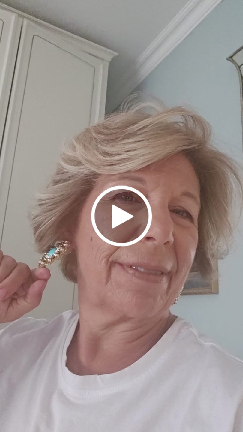 Customer video review of Orecchini a bottone Marzamemi