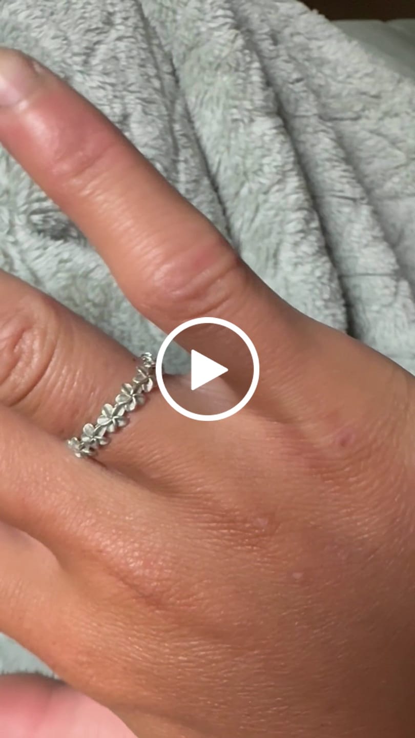 Customer video review of Hawaiian Plumeria Flower Lei Band Ring - 925 Sterling Silver