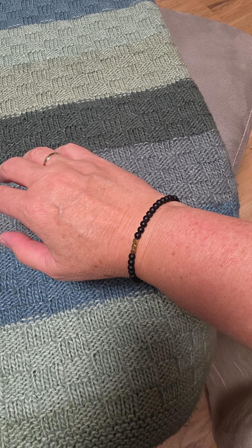Customer photo review of Obsidian Armband