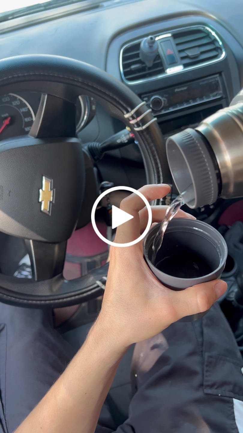 Customer video review of Stanley Classic Legendary Bottle | 946ML