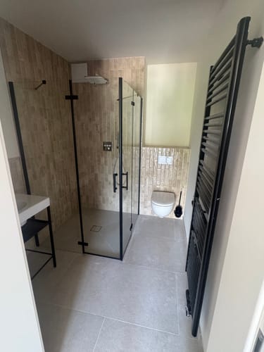 Customer photo review of Sonni Eckeinstieg Duschkabine Schwarzes Pendeltür Dusche 195cm HöHe Mit PendeltüRen Pendeltür 6mm Nano Esg-Glas Scharniertür Duschabtrennung Ohne Rahmen