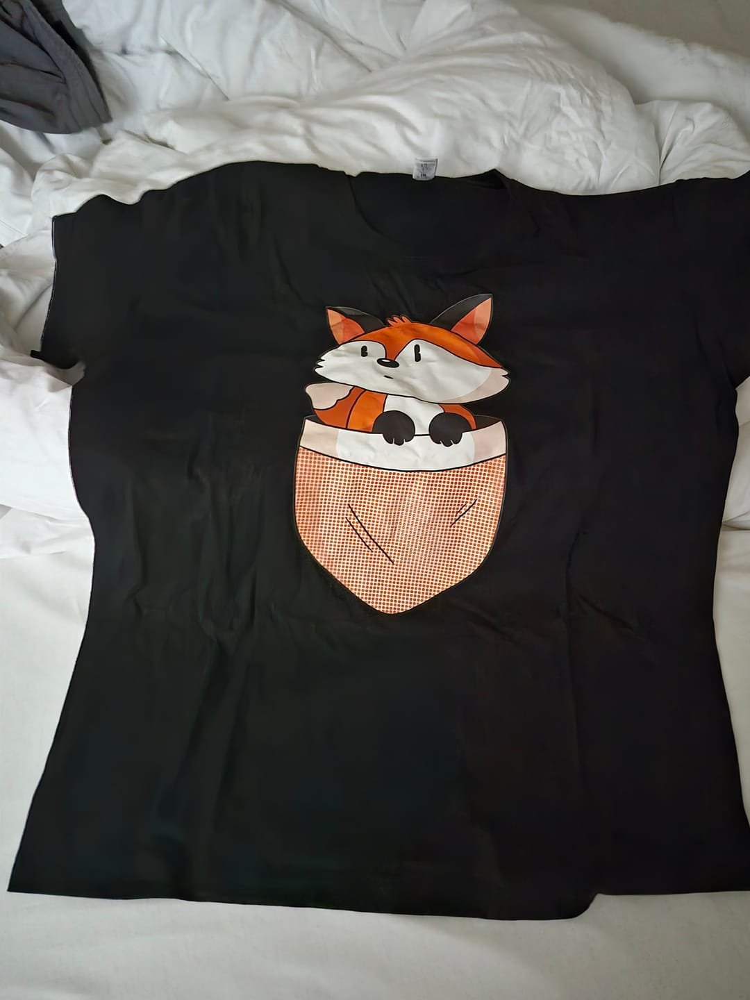 Customer photo review of Fuchs in der Tasche - Unisex T-Shirt
