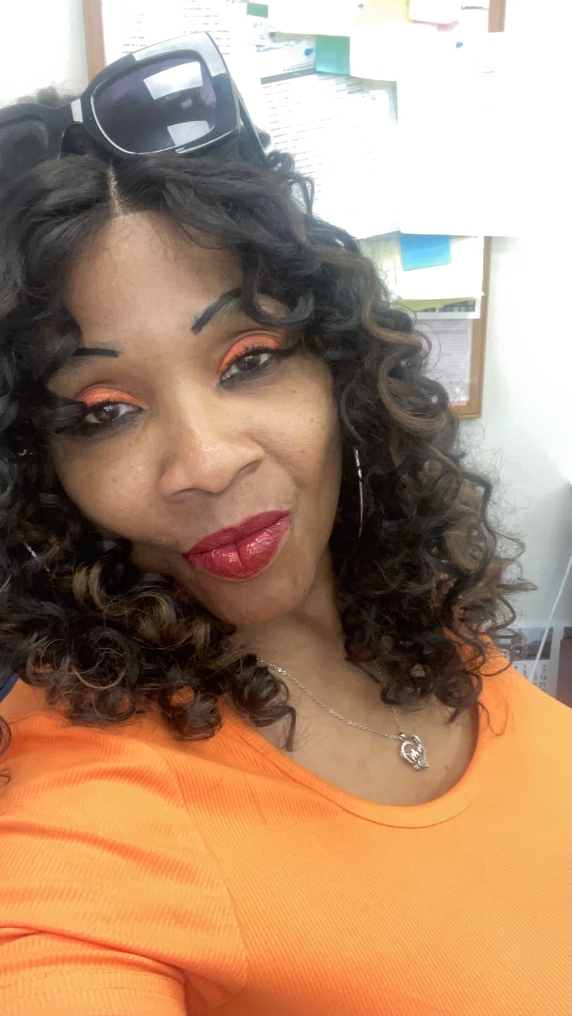 Customer photo review of Sensationnel Dashly HD Deep Parting Lace Front Wig - UNIT 45 - Pre-Plucked