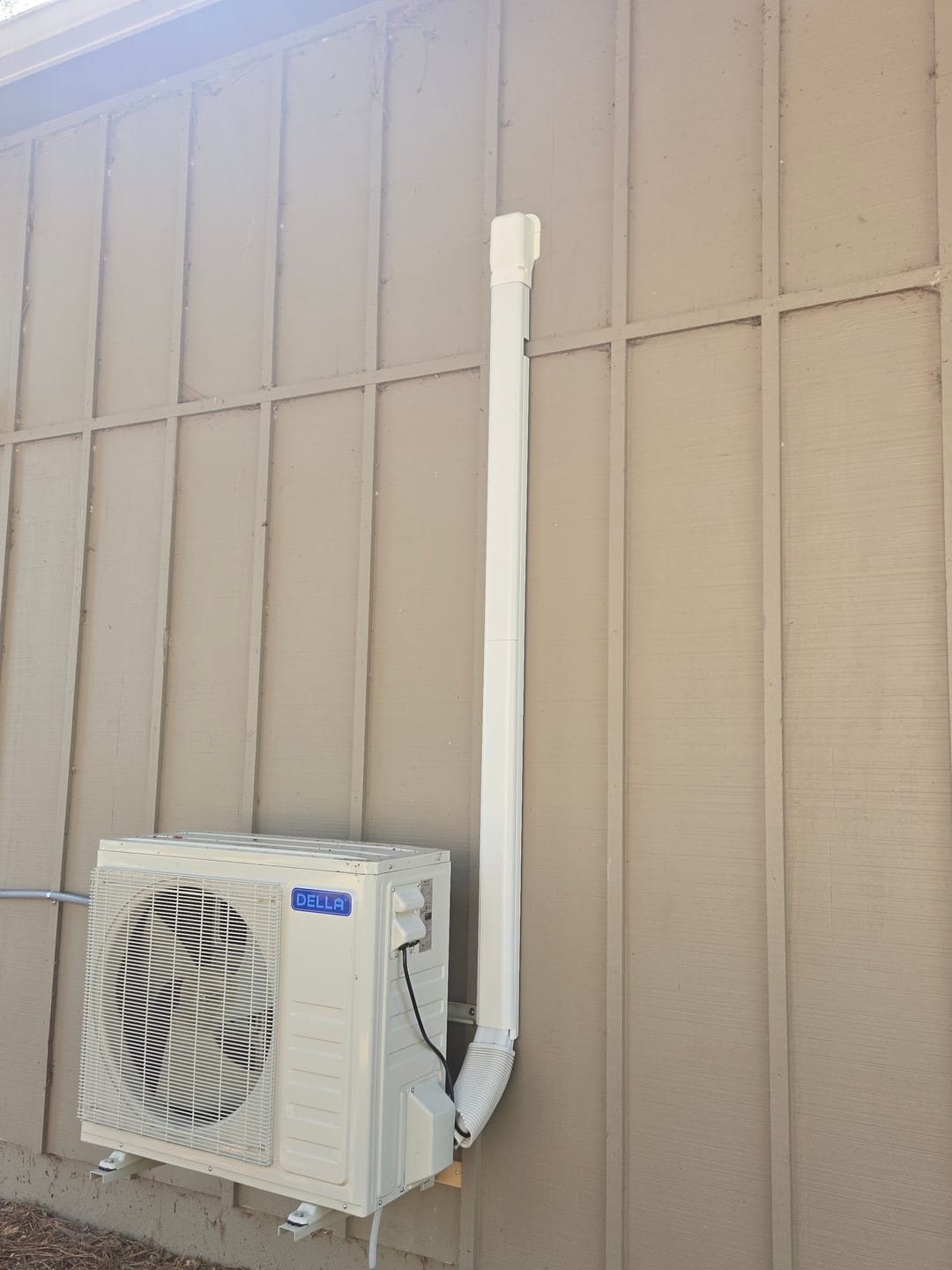 Customer photo review of DELLA Mini Split Line Set Cover with Flexible Duct