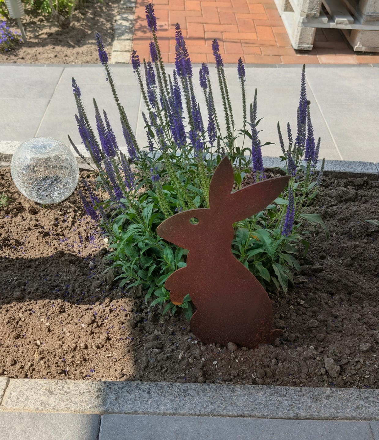 Customer photo review of Gartenstecker Osterhase sitzend