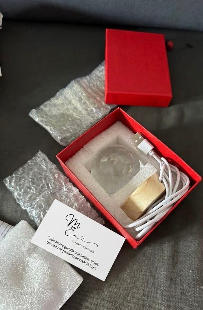 Customer photo review of Esfera de Cristal Personalizada