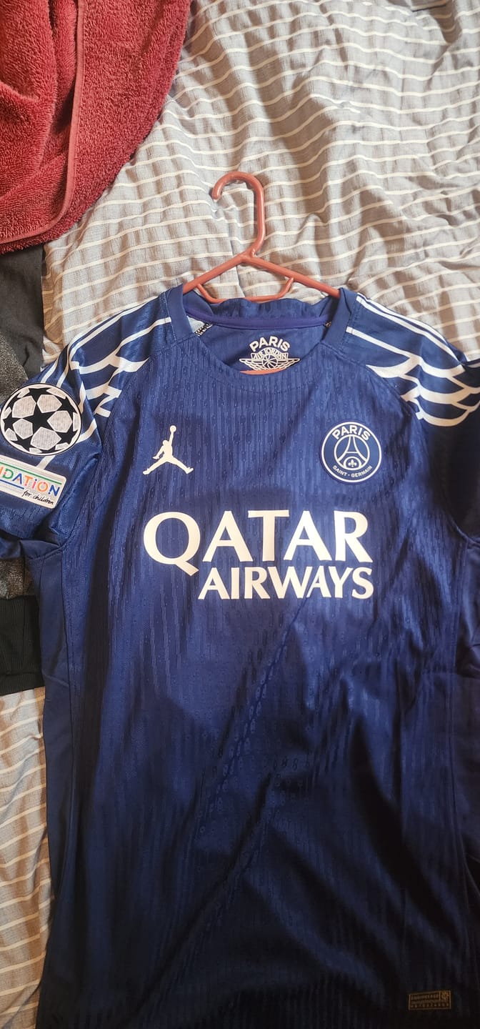 Customer photo review of Paris Saint-Germain 3er Kit Jordan - 24/25