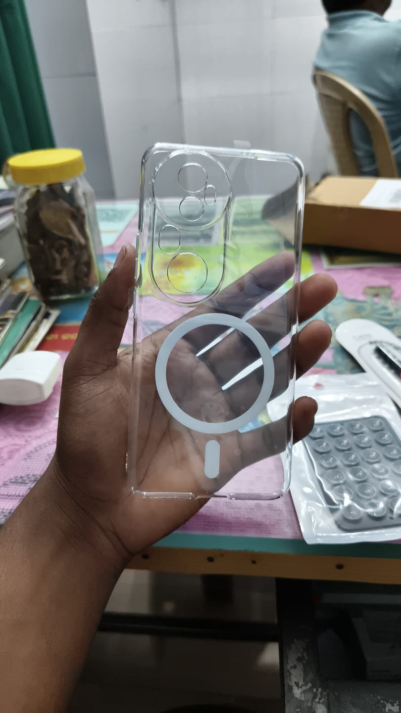 Customer photo review of Anti-Yellow Magsafe Clear Case - Vivo T4 Ultra