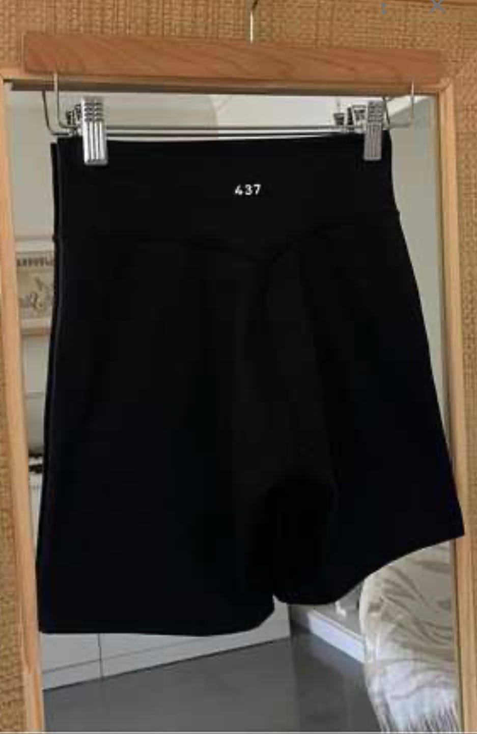 Customer photo review of The Essentials Short Black