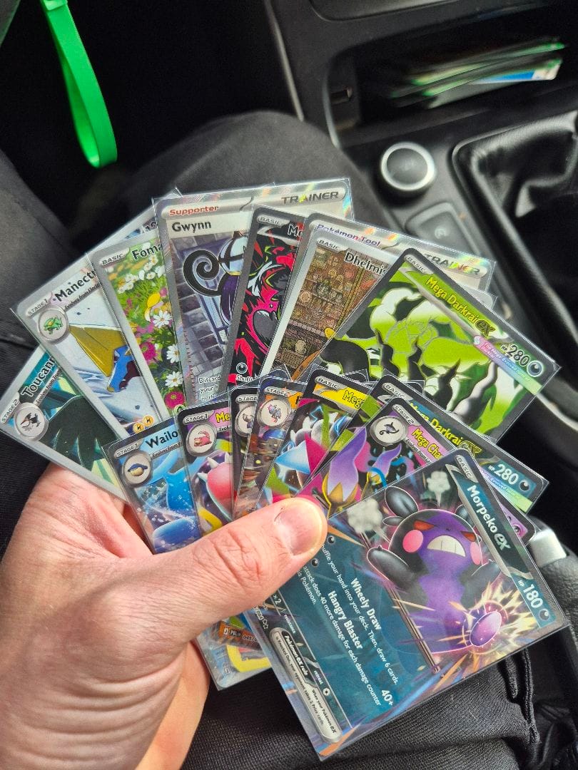 Customer photo review of Pokemon TCG: Mega Evolution - Pitch Black Booster Box (36)