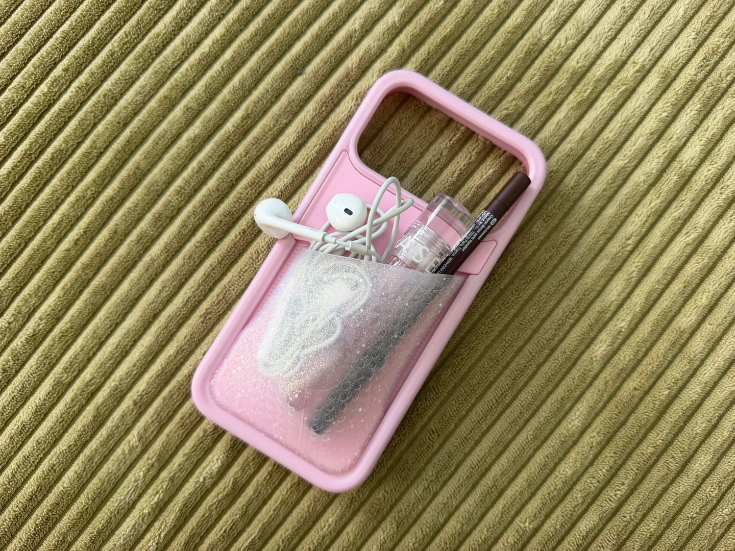 Customer photo review of Flex Pouch - iPhone 17