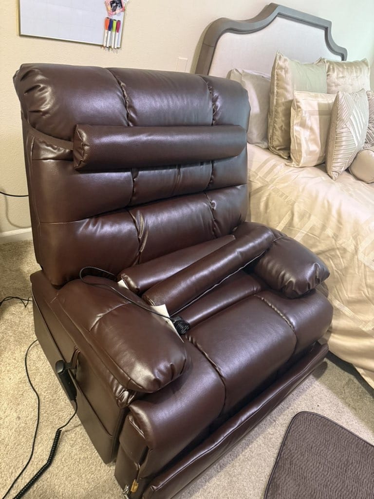 Customer photo review of 9205 EWT500 Heavy Duty Extra Wide Power Lift Recliner – Triple Motor, 500 lbs, Heat & Massage