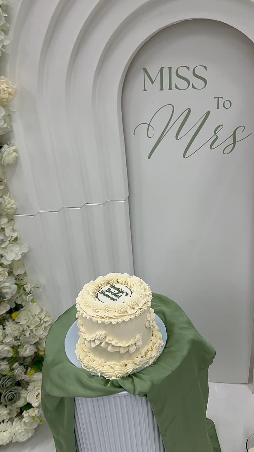 Customer photo review of Vintage Cake - Single Colour