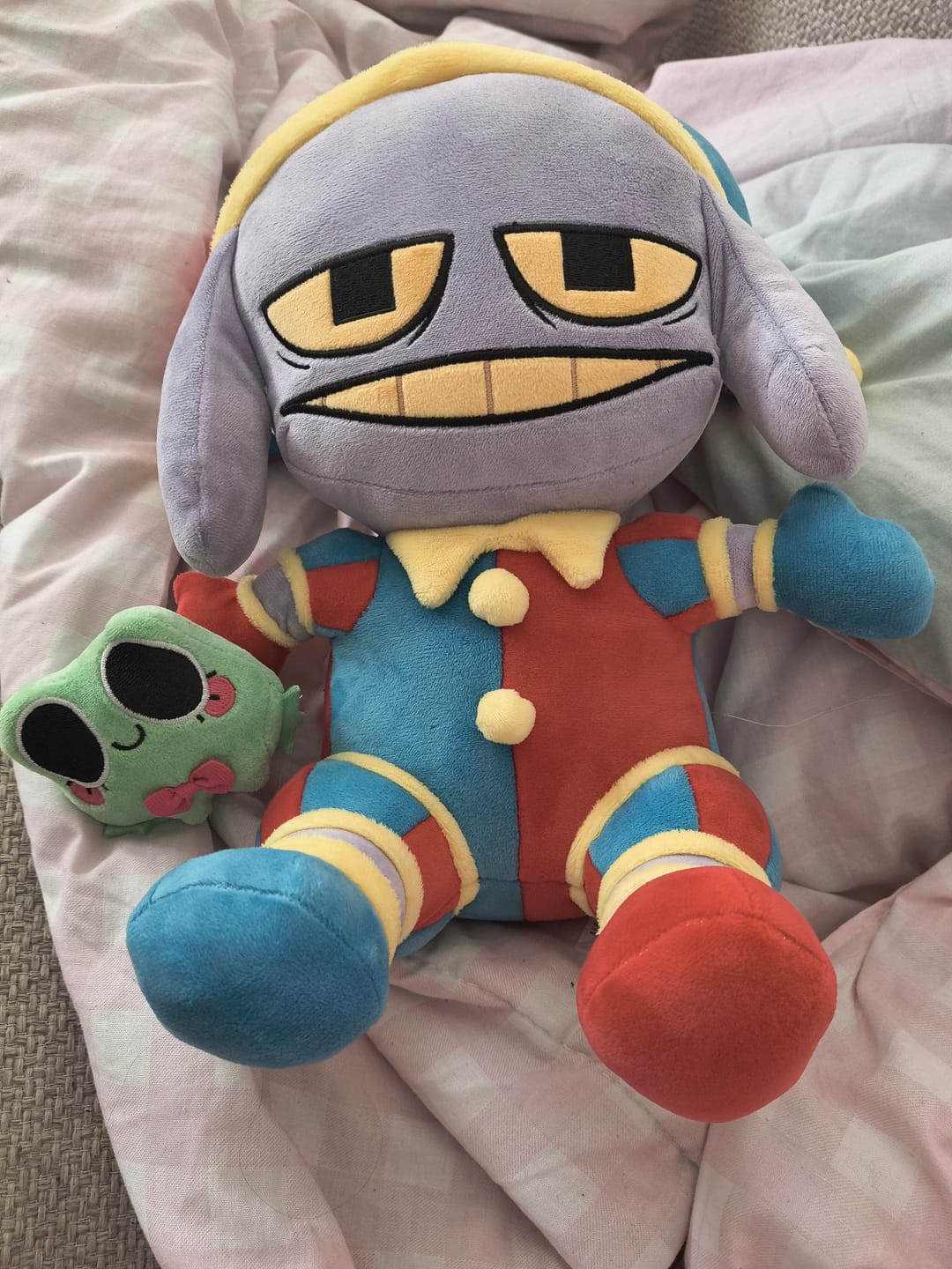 Customer photo review of Pomni-Suit Jax Plush
