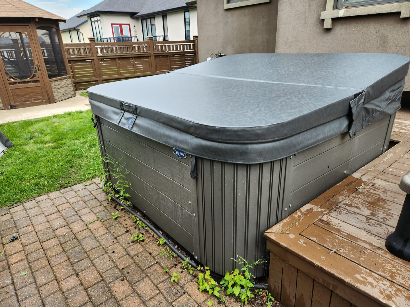 Customer photo review of Coast Spas Apex Curve Hot Tub Cover