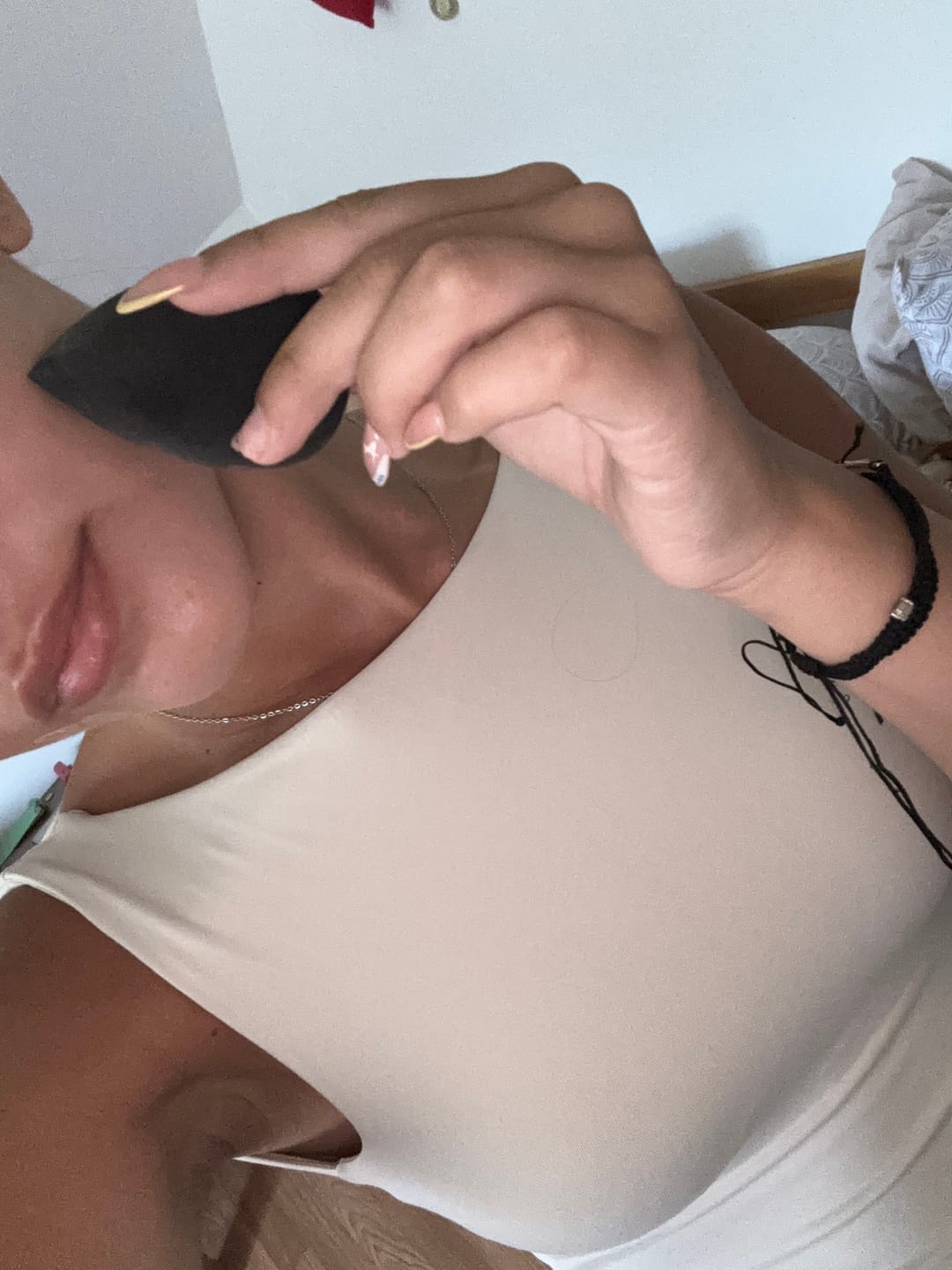 Customer photo review of Classic makeup blender - black