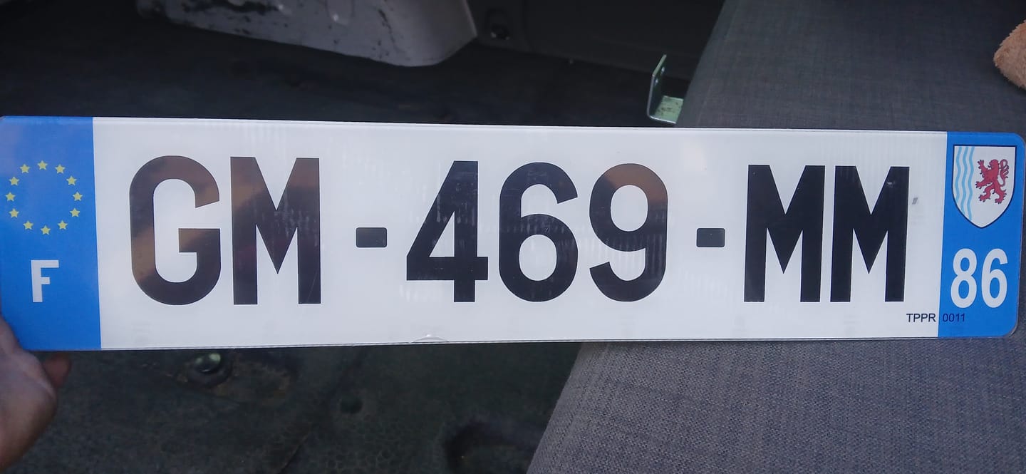 Customer photo review of Plaque auto plexiglass homologuée