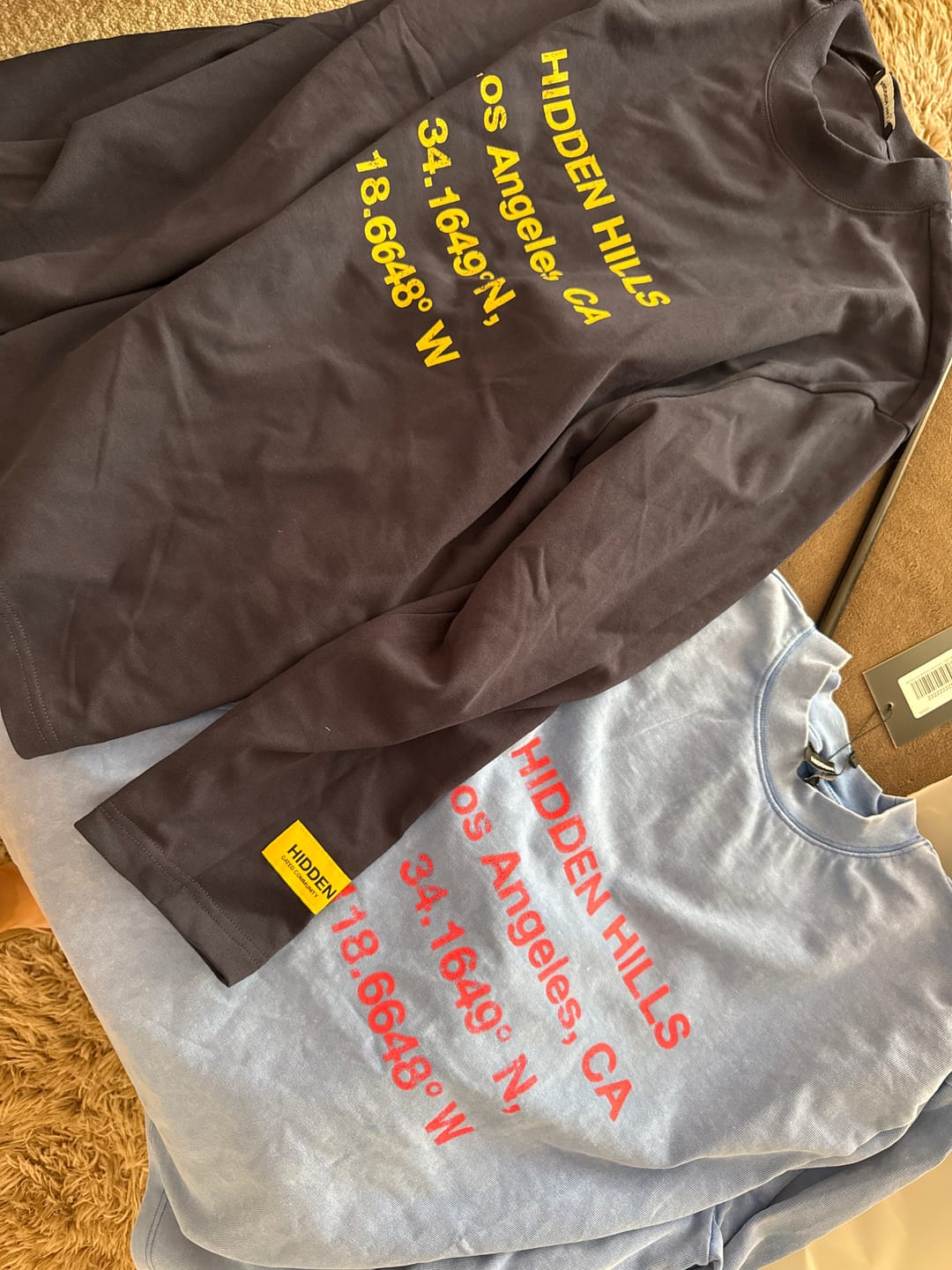Customer photo review of VINTAGE LOGO WASHED LONGSLEEVE T-SHIRT SKY BLUE/RED
