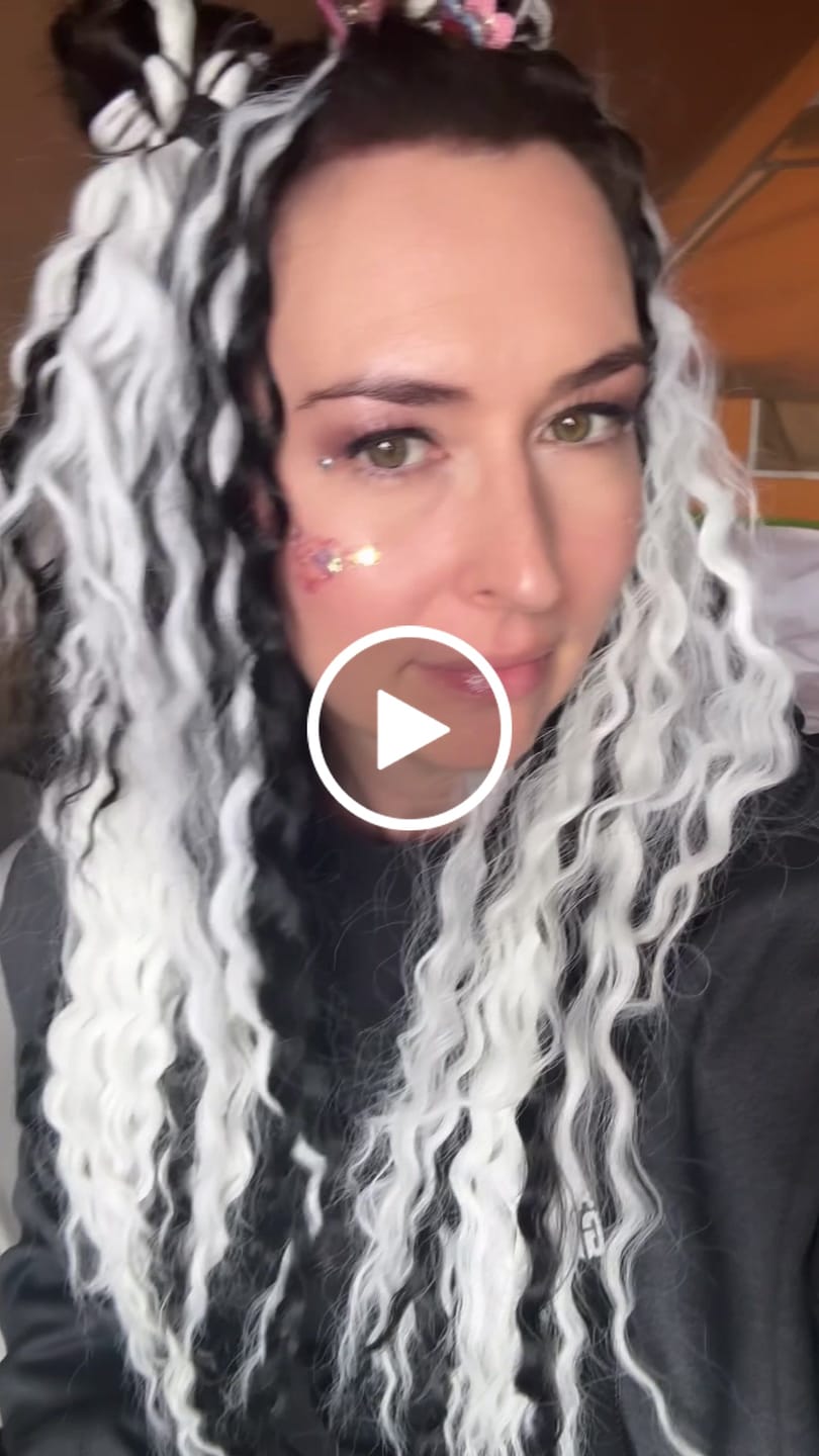 Customer video review of BLACK Braiding Hair ARIEL CURL