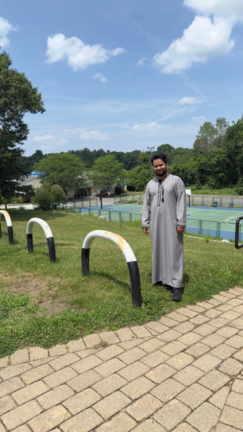 Customer photo review of Luxury Grey & Black Omani Thobe