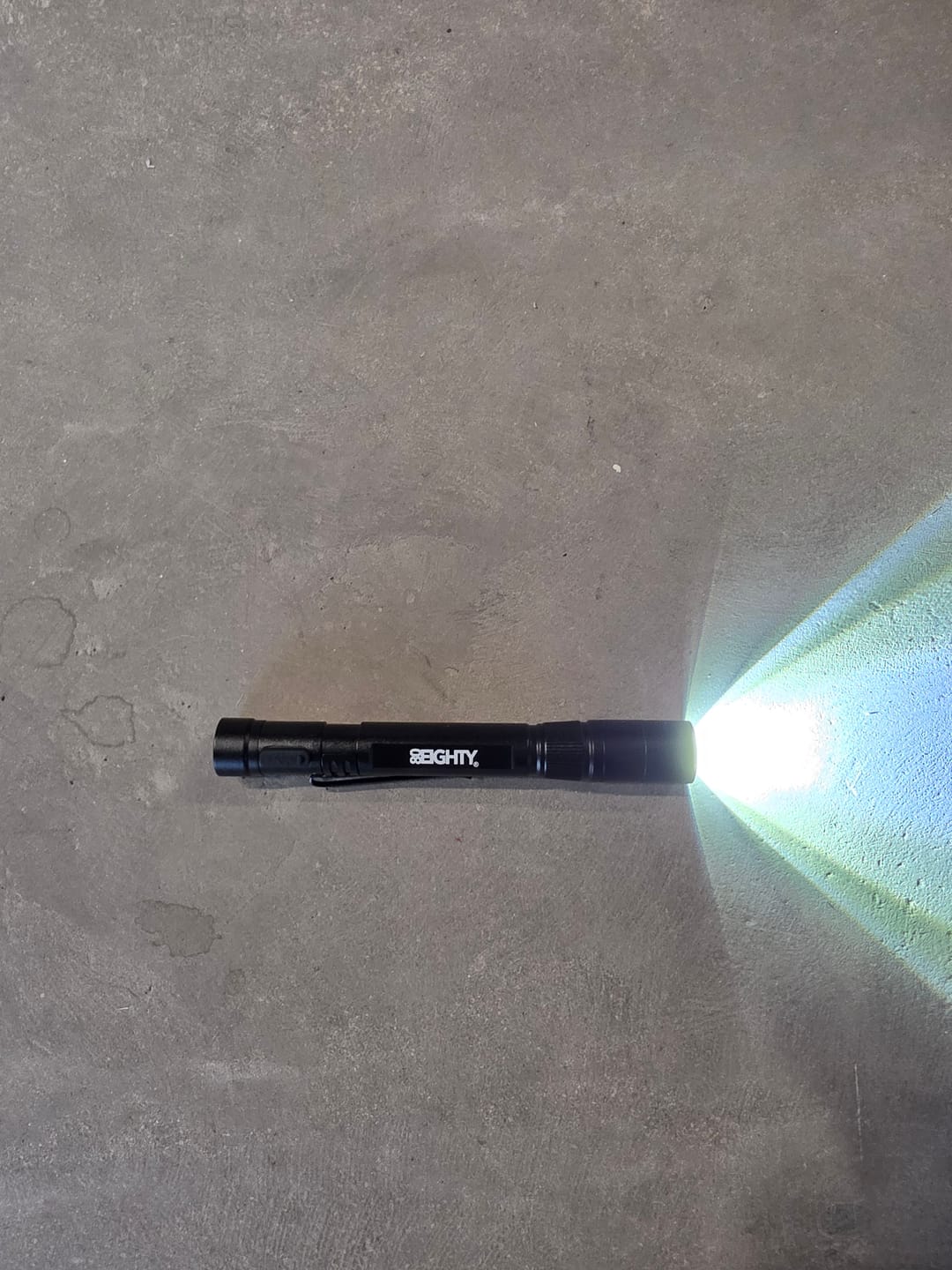 Customer photo review of 80Eighty® Pocket Flashlight