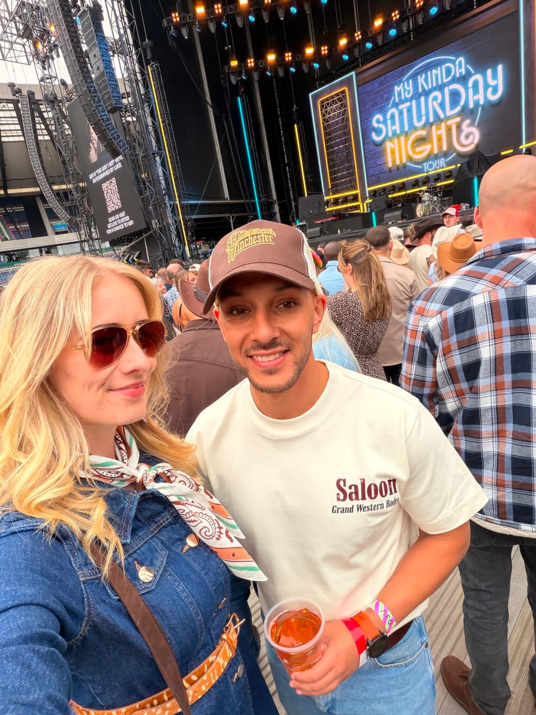 Customer photo review of GRAND WESTERN RODEO - BOX TEE