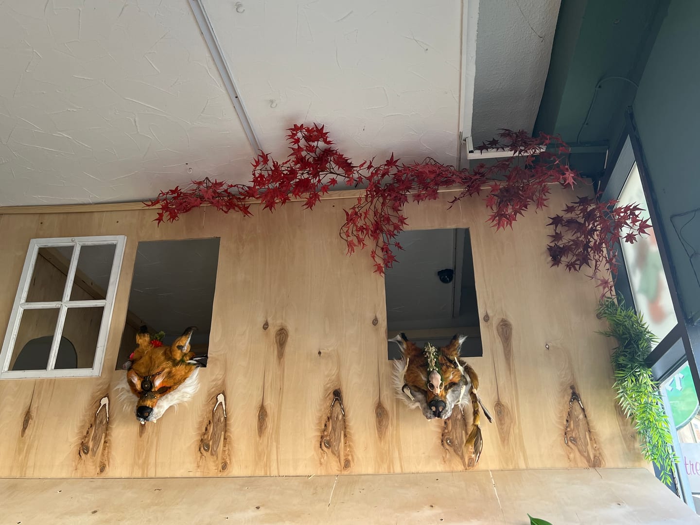 Customer photo review of 68 cm Künstliche Rote Ahornblätter Zweige – Für Herbstdekoration & DIY Blumenarrangements