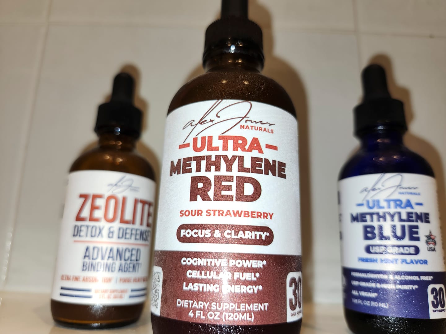 Customer photo review of The Ultra Methylene Red - Sour Strawberry (120ML) (30 Servings)