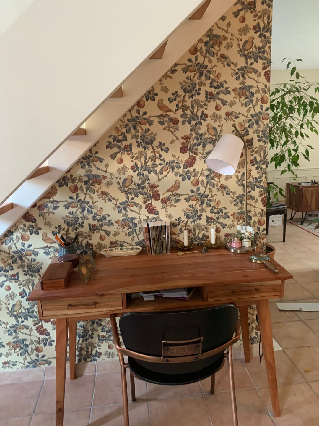 Customer photo review of Beatrice - Vintage Floral Bird Wallpaper Mural