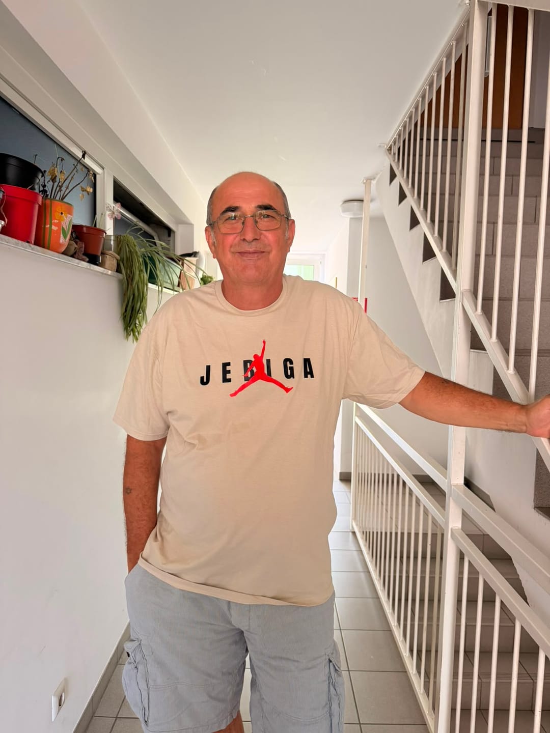 Customer photo review of Jebiga, Premium T-Shirt