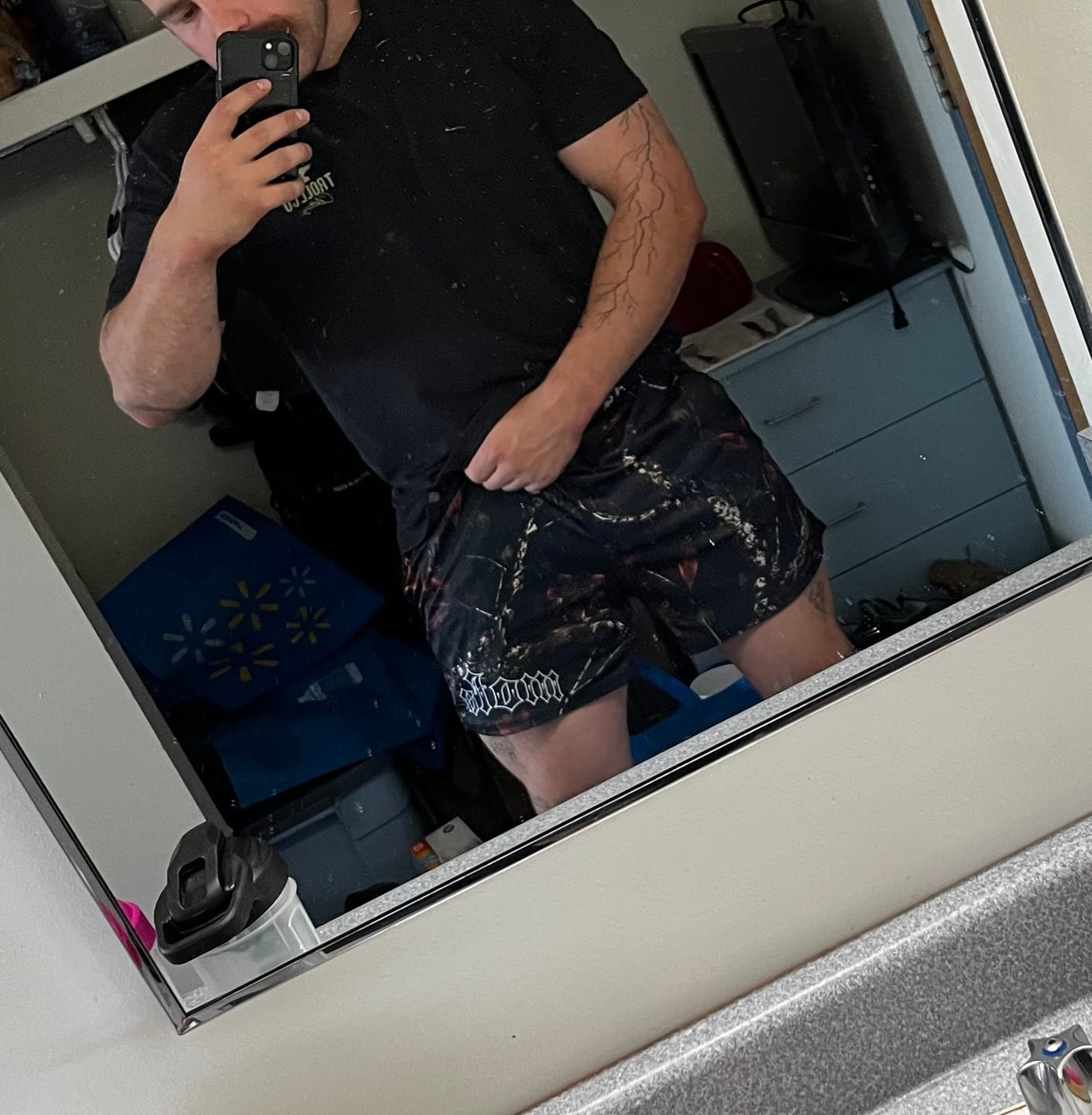 Customer photo review of "Resilience" Premium Oversized tee