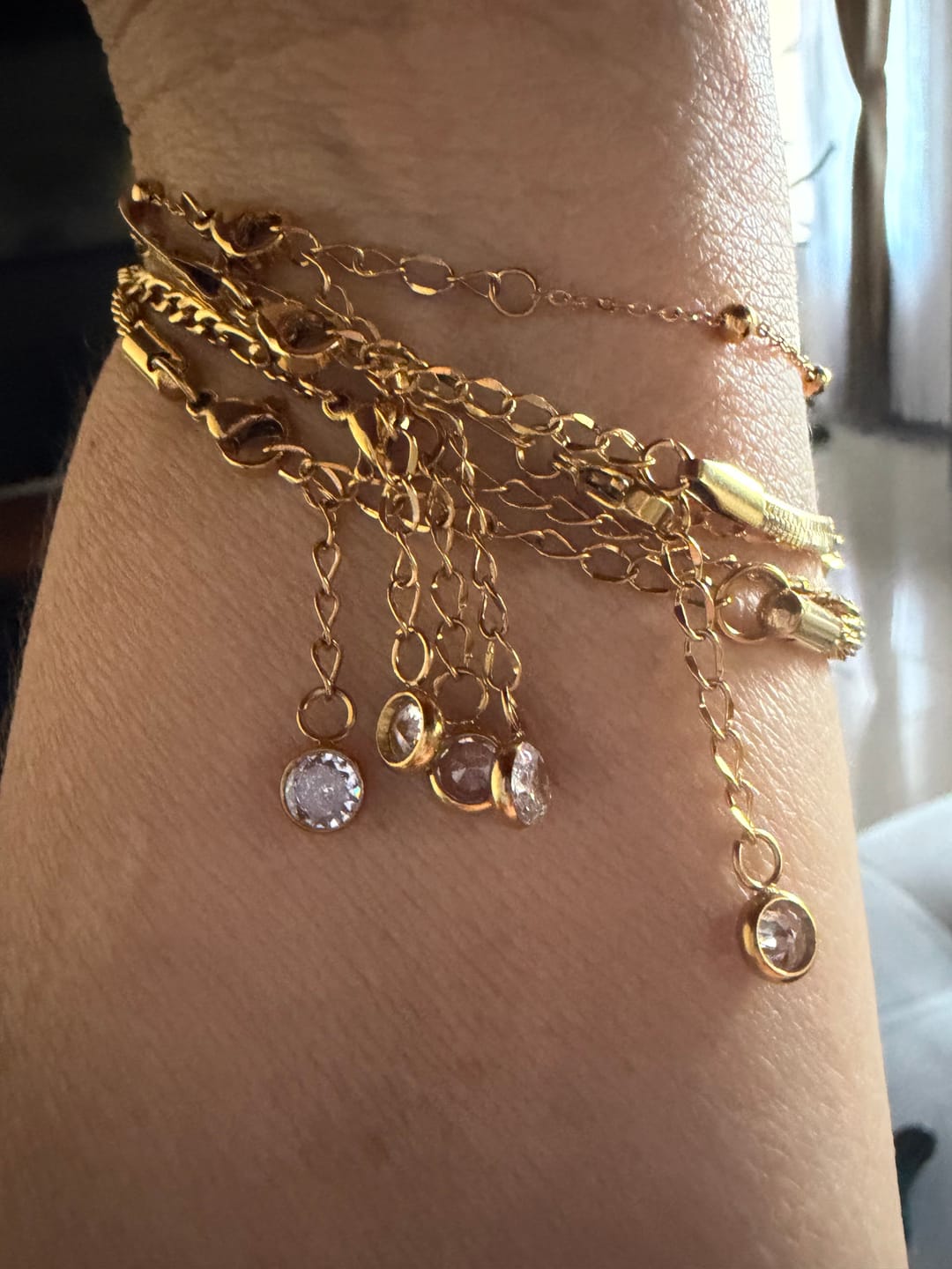 Customer photo review of Kit Pulseiras Elegance & Bracelete Nó Banhado em Ouro 18K