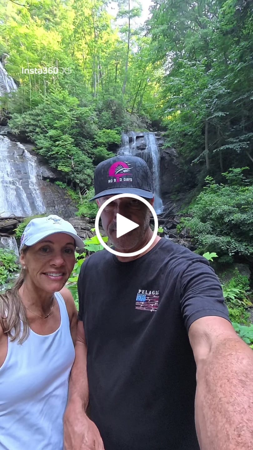 Customer video review of NO BAD DAYS - Breast Cancer Hat