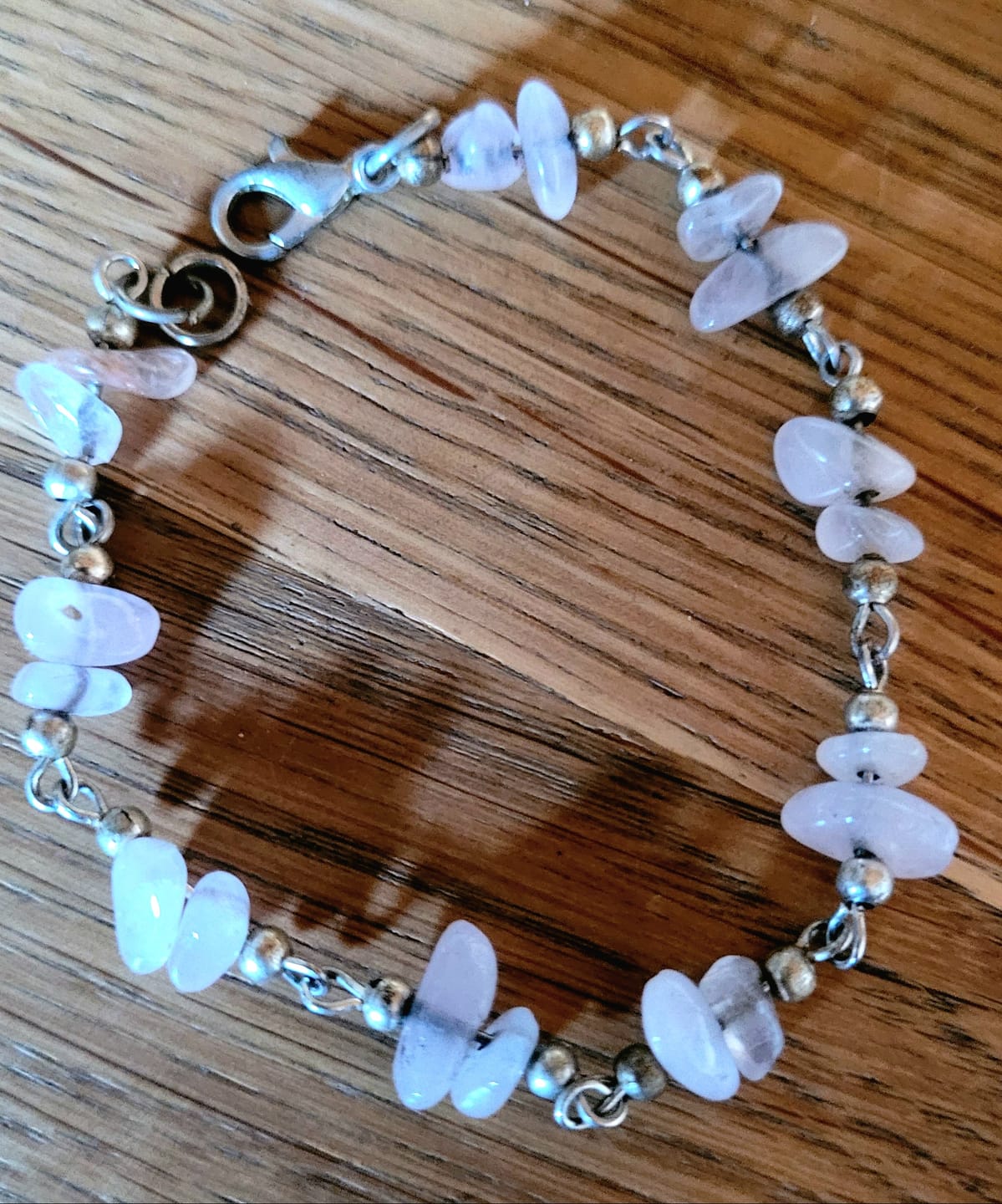 Customer photo review of Rosenquarz Armband für Liebe - Handgefertigt in Peru | Edelstein Armband für schmale Handgelenke