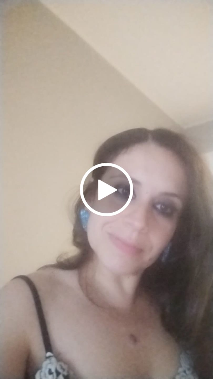 Customer video review of Orecchini a bottone Friscu