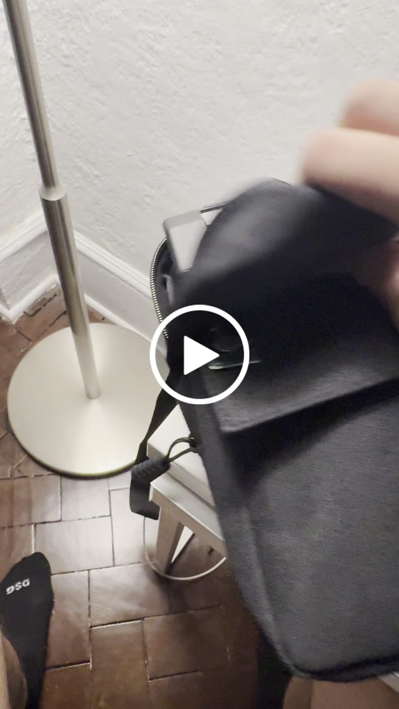 Customer video review of Retrospekt SX-70 Sonar Autofocus Black Camera Bag