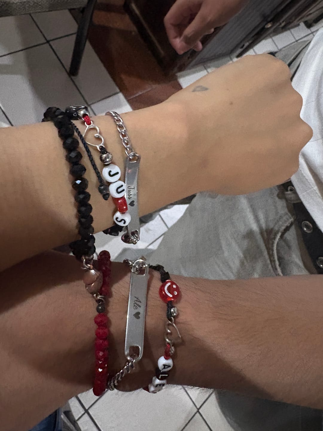 Customer photo review of Pulseras de Pareja Together con Imán Personalizada