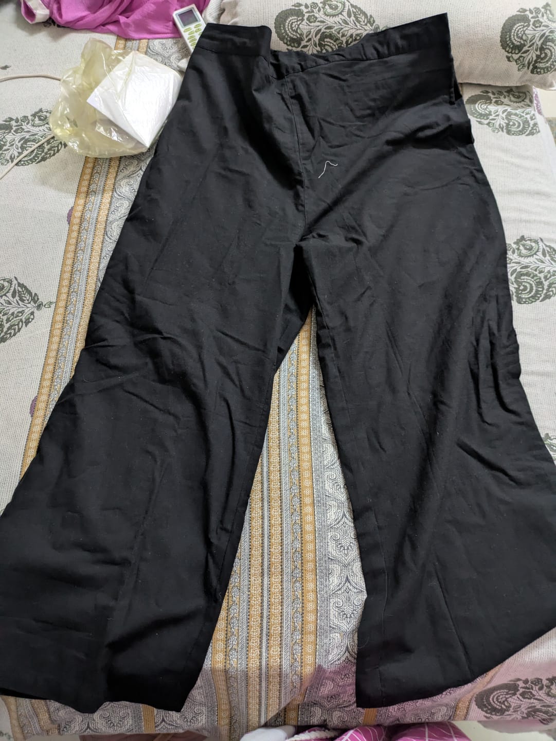 Customer photo review of Women Black Airy Linen Wide Leg Pant