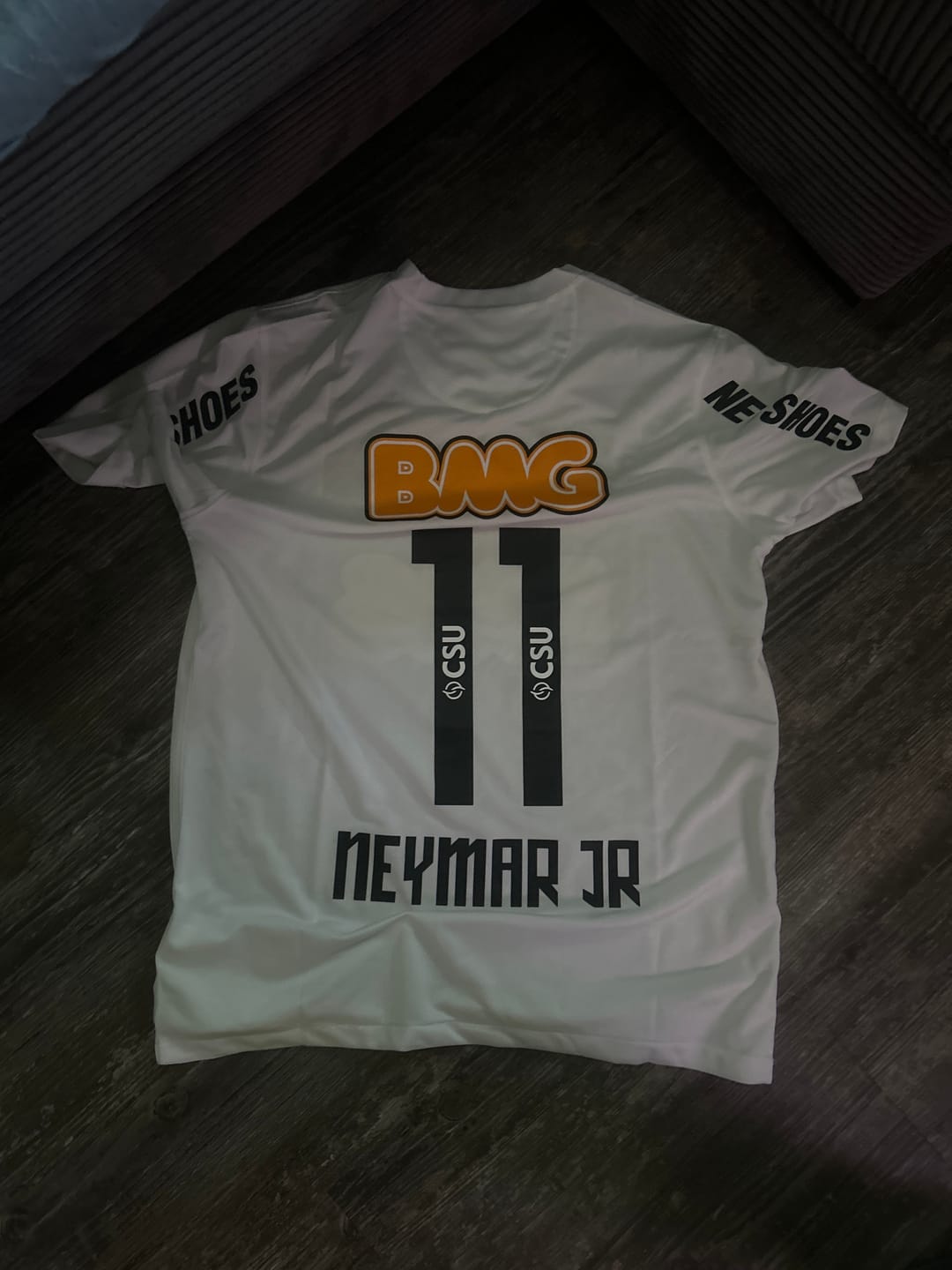 Customer photo review of Neymar Jr Santos FC White Retro Football Jersey Trikot