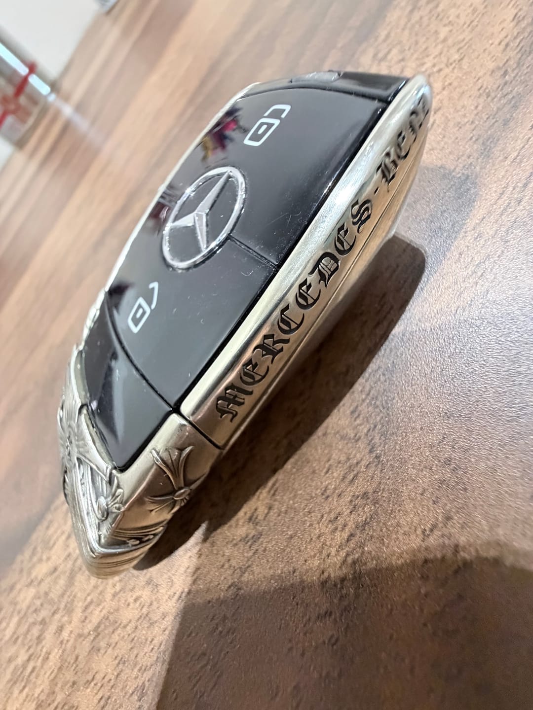 Customer photo review of Mercedes-Benz Handcrafted Silver Key Case [Slim Rectangle]