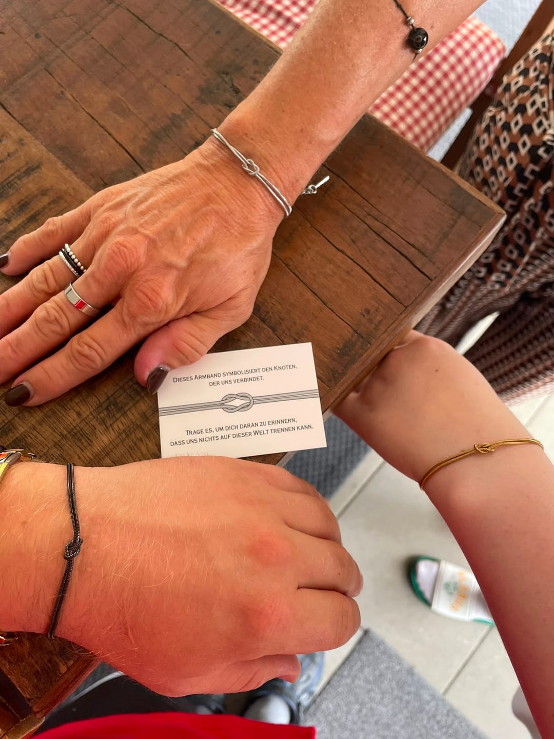 Customer photo review of Verbindungsknoten Armband