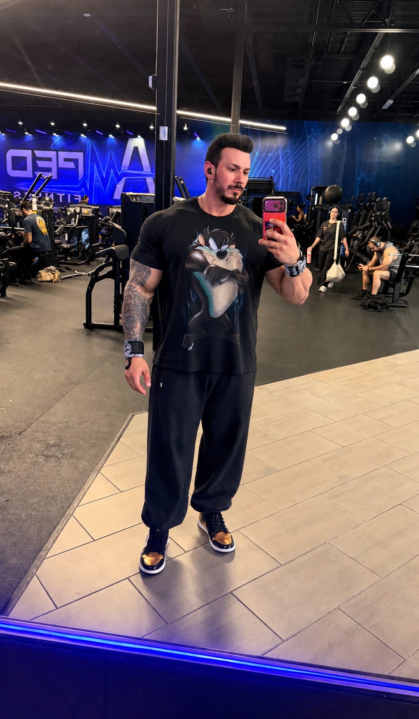 Customer photo review of 4301 - Looney Tunes Character Tees