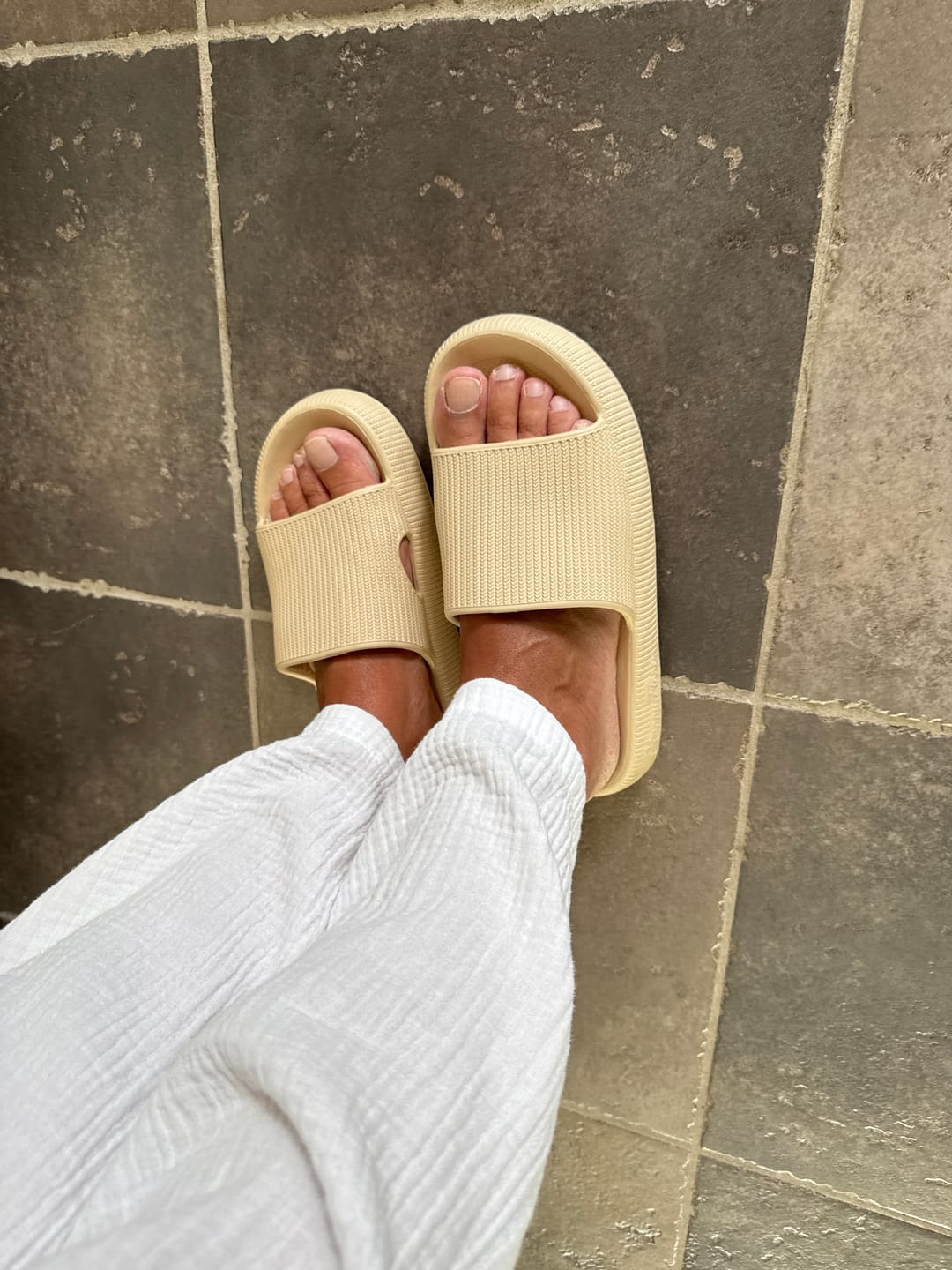 Customer photo review of HappyFlops Original