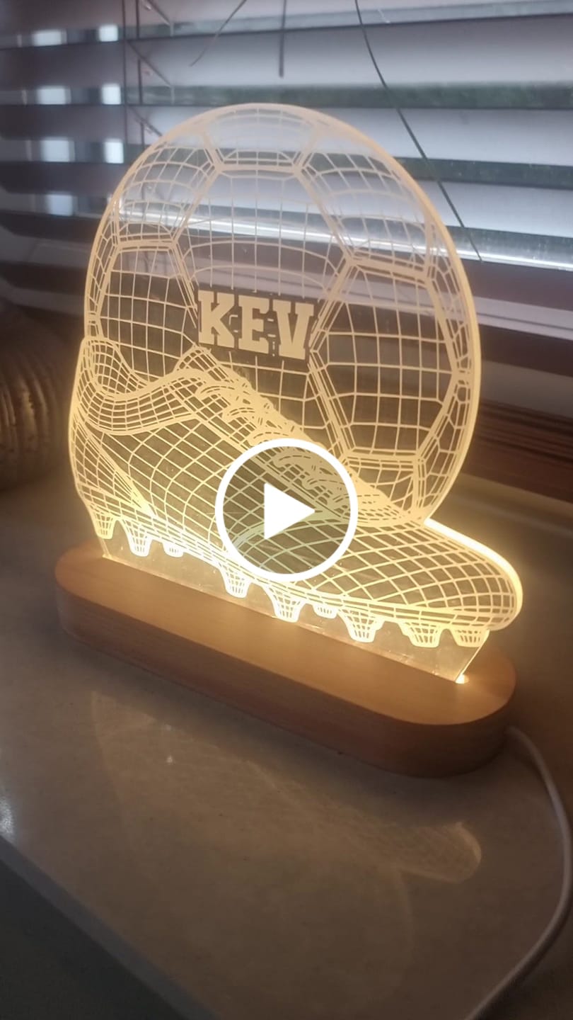Customer video review of 3D Fußball mit Fußballschuh Lampe