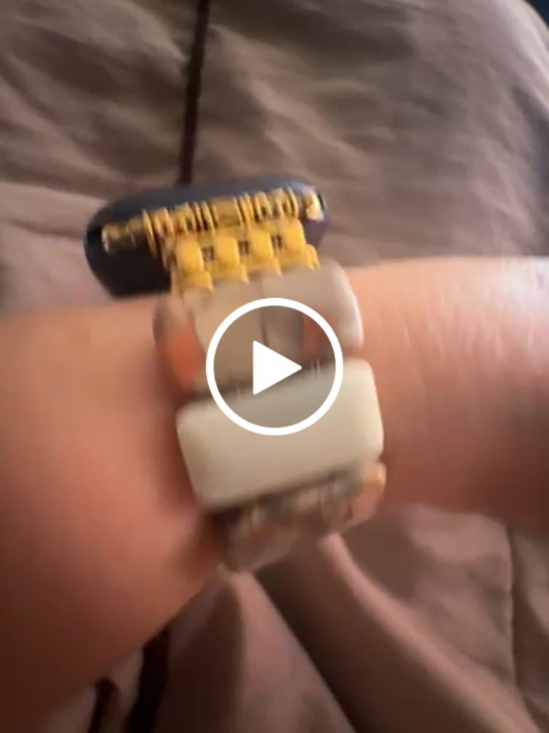 Customer video review of Sahara Sunset Stretch Apple Watch Strap