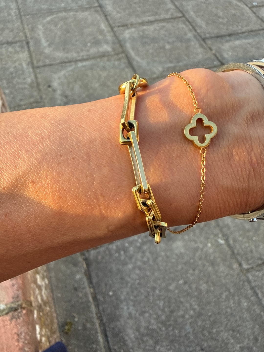 Customer photo review of Classic Clover Bracelet
